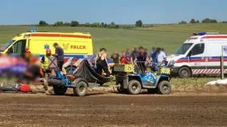 Wypadek na motocrossowej imprezie, quad zjechał z trasy